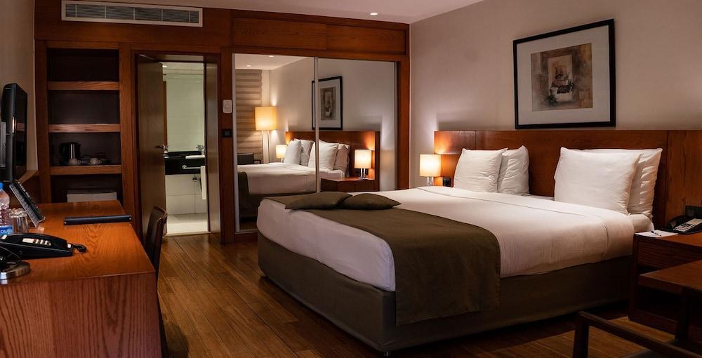 Eko Hotel Gardens Room Type - Superior Room, 1 King Bed, City View (Garden Standard Room) Eko Hotel Gardens Room Type - Superior Room, 1 King Bed, City View (Garden Standard Room)