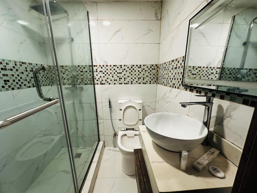 Presken Hotel Ikoyi - Tap to explore photos