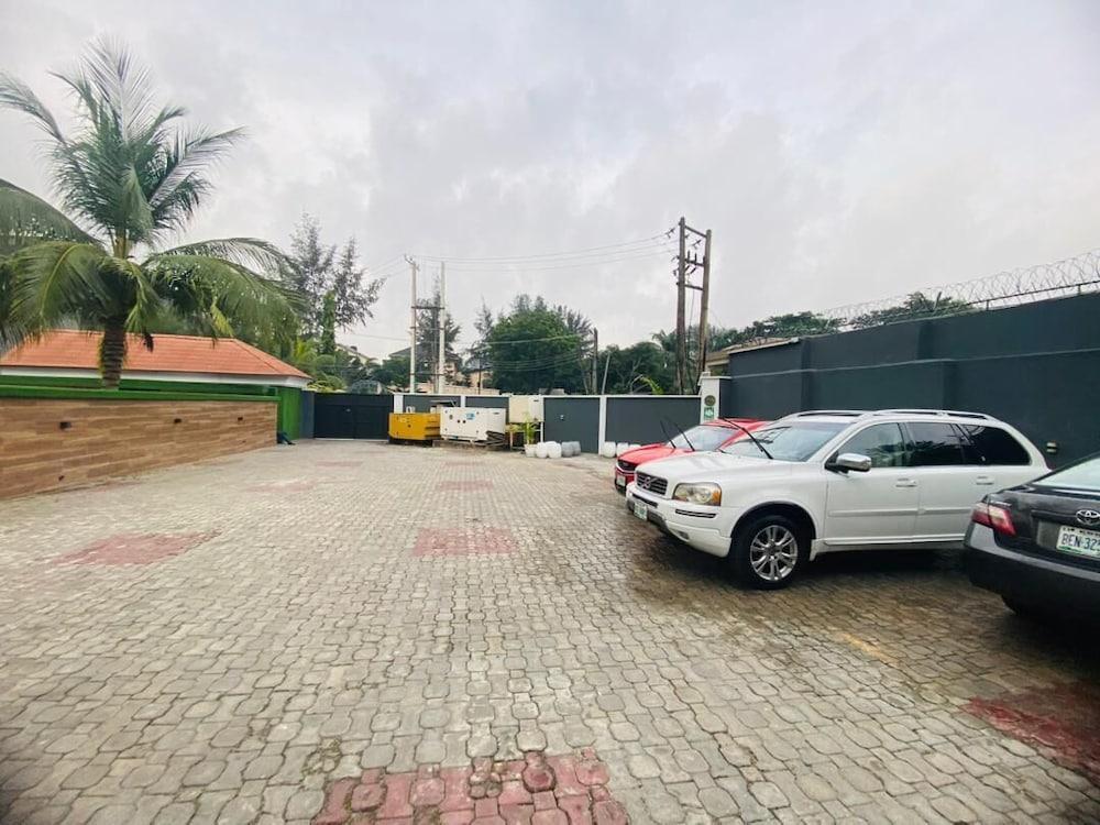 Presken Hotel Ikoyi - Tap to explore photos