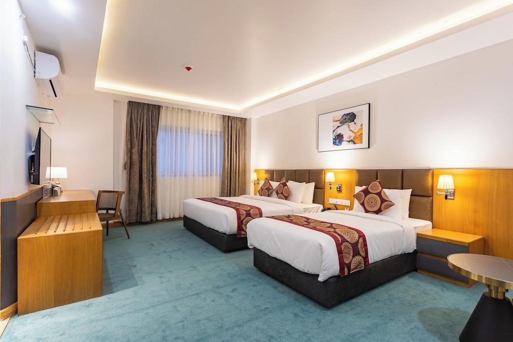 Mandala Norling Lords Prime Room Type - Family Room, Valley View Mandala Norling Lords Prime Room Type - Family Room, Valley View