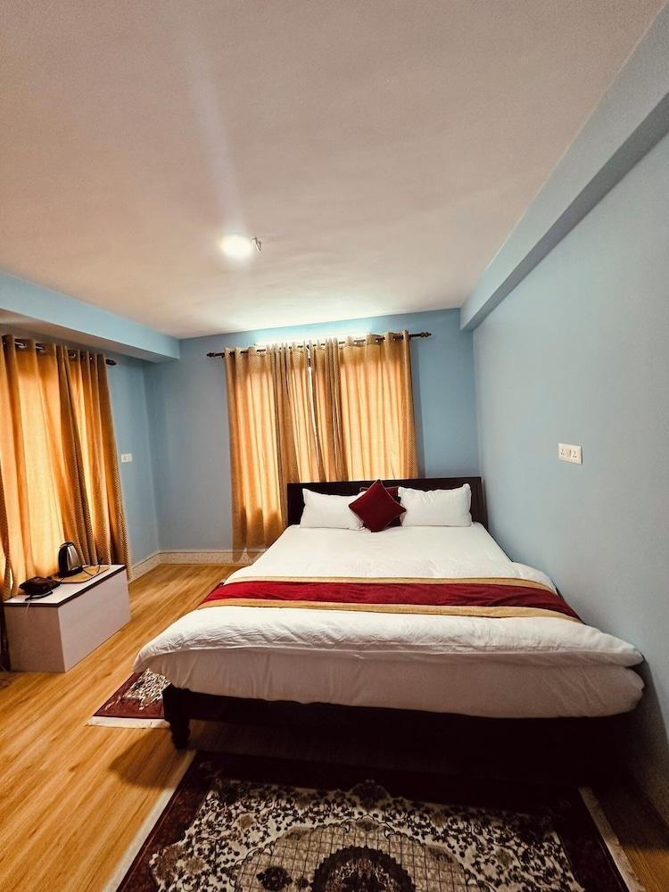 PS Boutique Hotel - Tap to explore photos