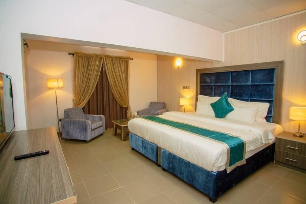 Riviera Suites Room Type - Junior Single Room