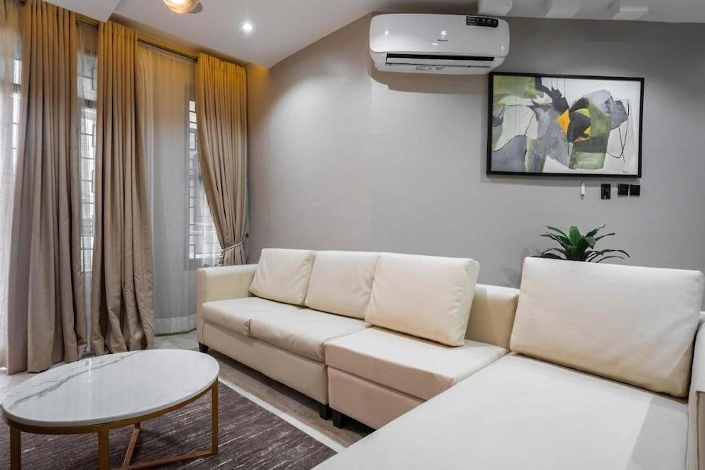 The Azaria Hotel & Apartment - Tap to explore photos
