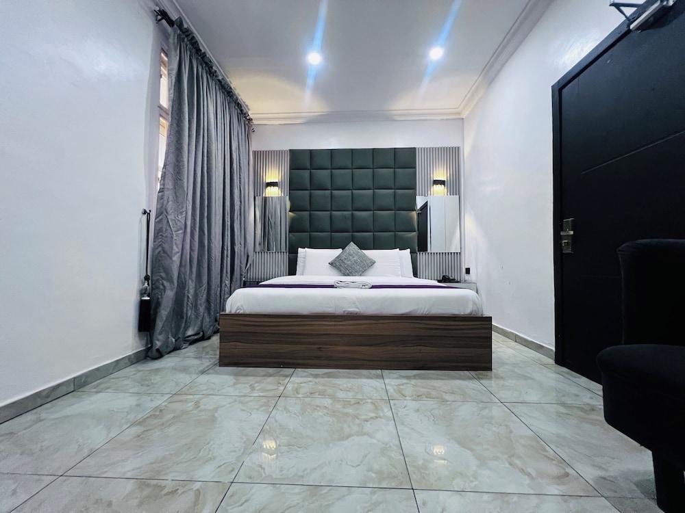 GRACIAS HOTEL AND SUITES - Tap to explore photos