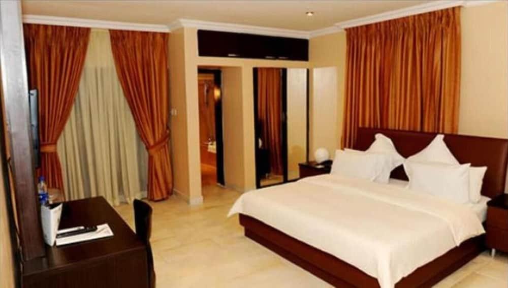 The Guest House Ikoyi - Tap to explore photos