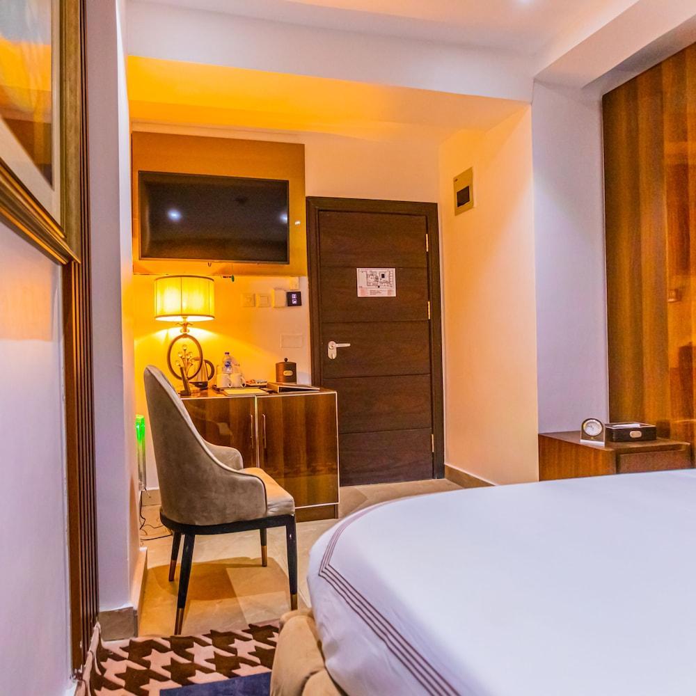Isglo Hotels Ikoyi Room Type - Classic Room