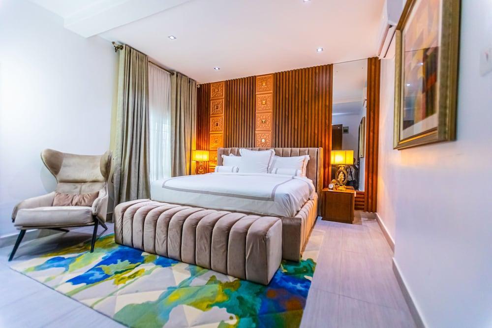 Isglo Hotels Ikoyi Room Type - Royal Room