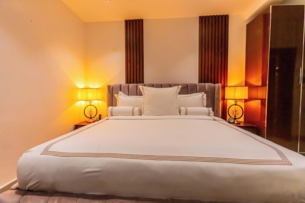 Isglo Hotels Ikoyi Room Type - Deluxe Room