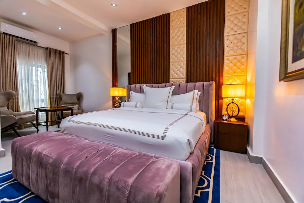 Isglo Hotels Ikoyi Room Type - Superior Room