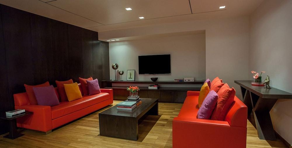 Eko Hotel Signature Room Type - Executive Suite, 1 King Bed, City View (Signature Suites) Eko Hotel Signature Room Type - Executive Suite, 1 King Bed, City View (Signature Suites)