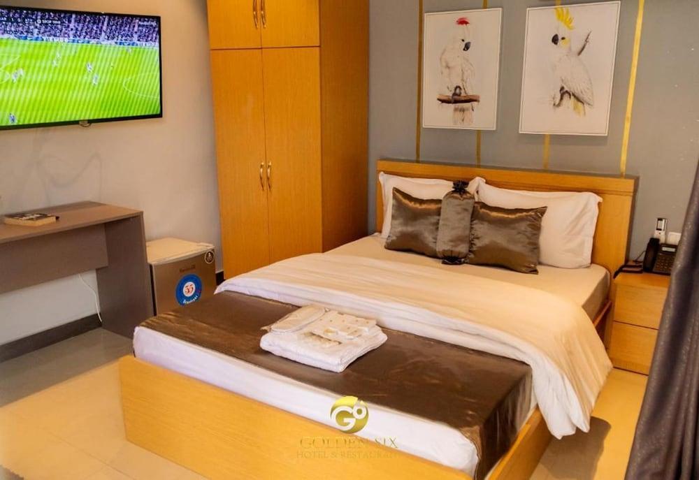 Golden Six Hotel & Restaurant Room Type - Deluxe Suite