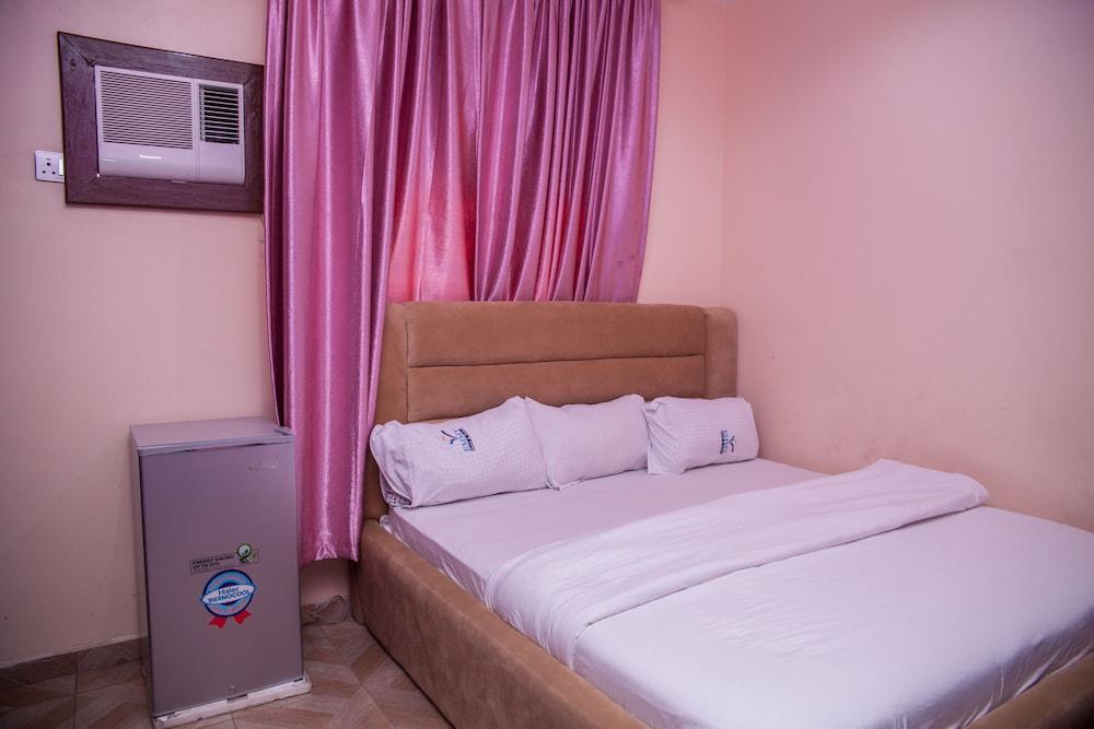 Emmy Hotels and Suites Room Type - Standard Room