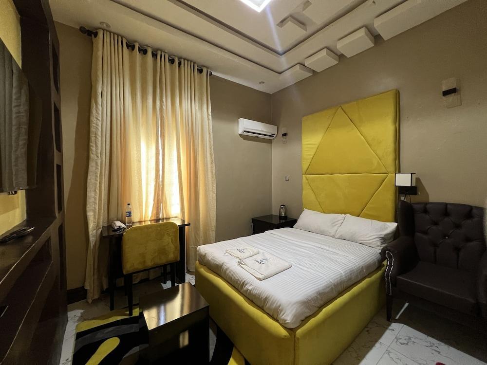 HQ APART HOTEL Room Type - Premium Single Room