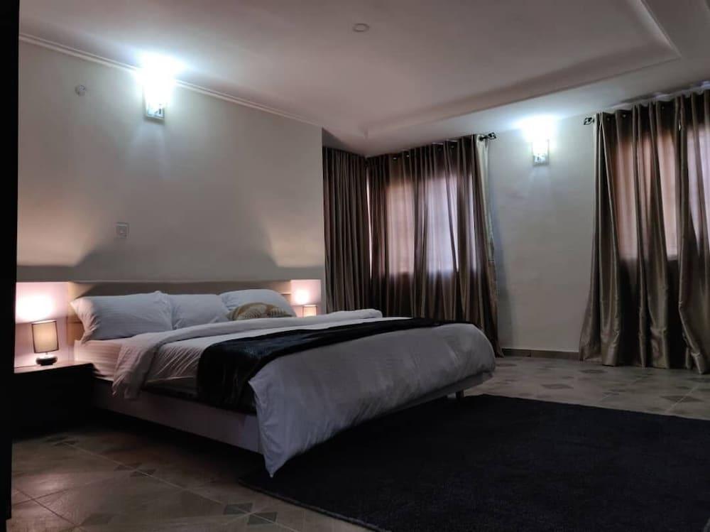 Premium Apartment - Tap to explore photos