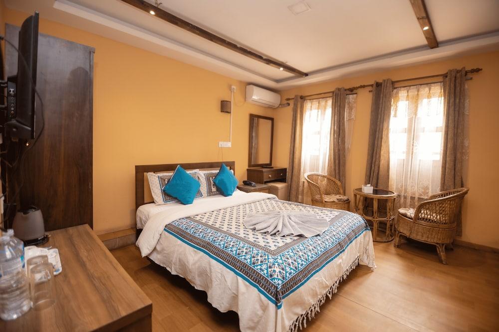 Hongsi Hotel Room Type - Deluxe Double or Twin Room