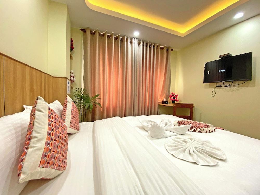 Hotel Lumbini Airport Room Type - Deluxe Room, 1 King Bed, City View