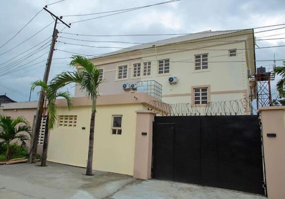 YP George Hotel and Suites Lekki - Tap to explore photos