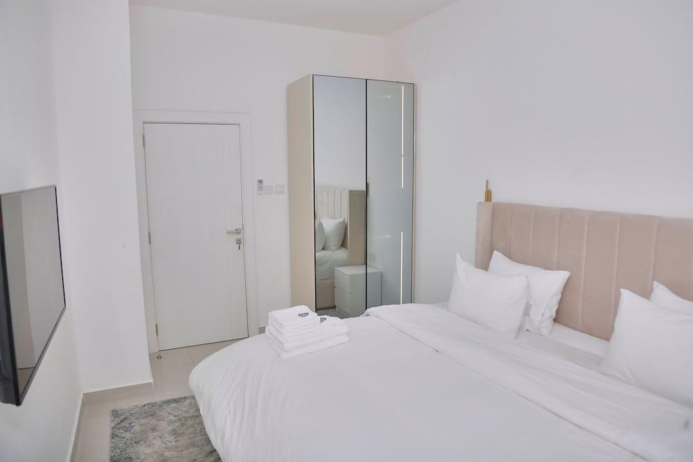 Bluerock Residences Room Type - Luxury Suite