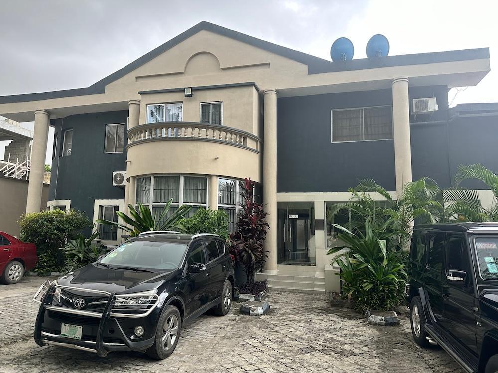 Msquare Hotel Ikoyi - Tap to explore photos