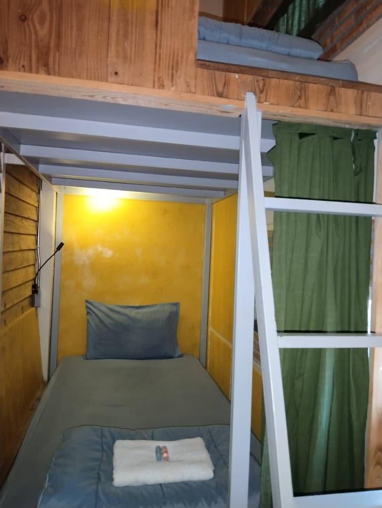 Timesabai32 hostel Room Type - Basic Twin Room