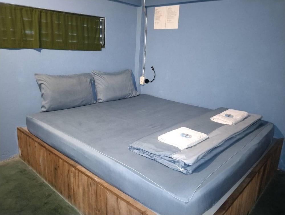 Timesabai32 hostel Room Type - Basic Double Room