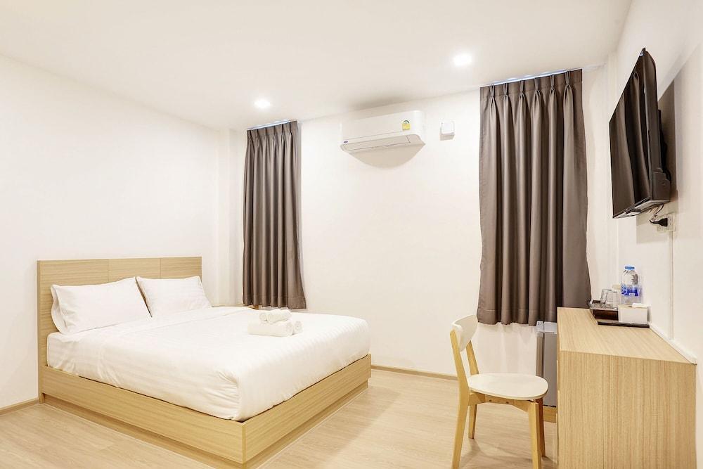 TAKKA Hotel Room Type - Standard Room