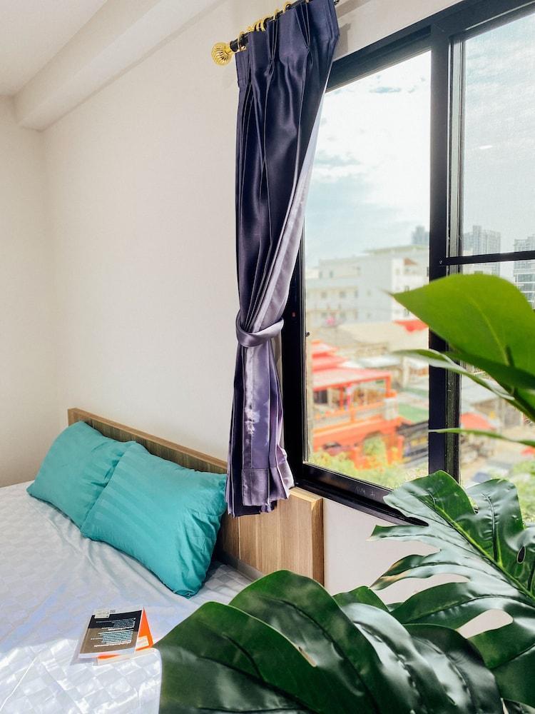 GP House Apartment - Tap to explore photos
