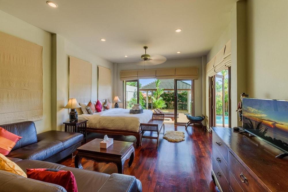 Aster Pool Villa in Rawai - Tap to explore photos