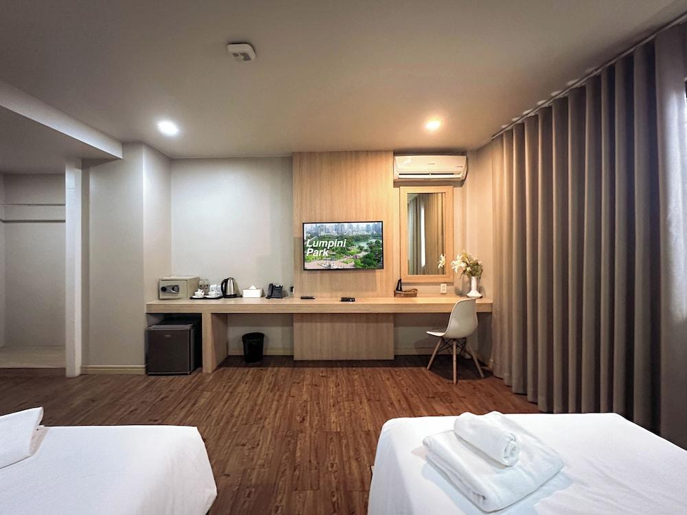 G Boutique Silom Hotel Room Type - Superior Twin Room