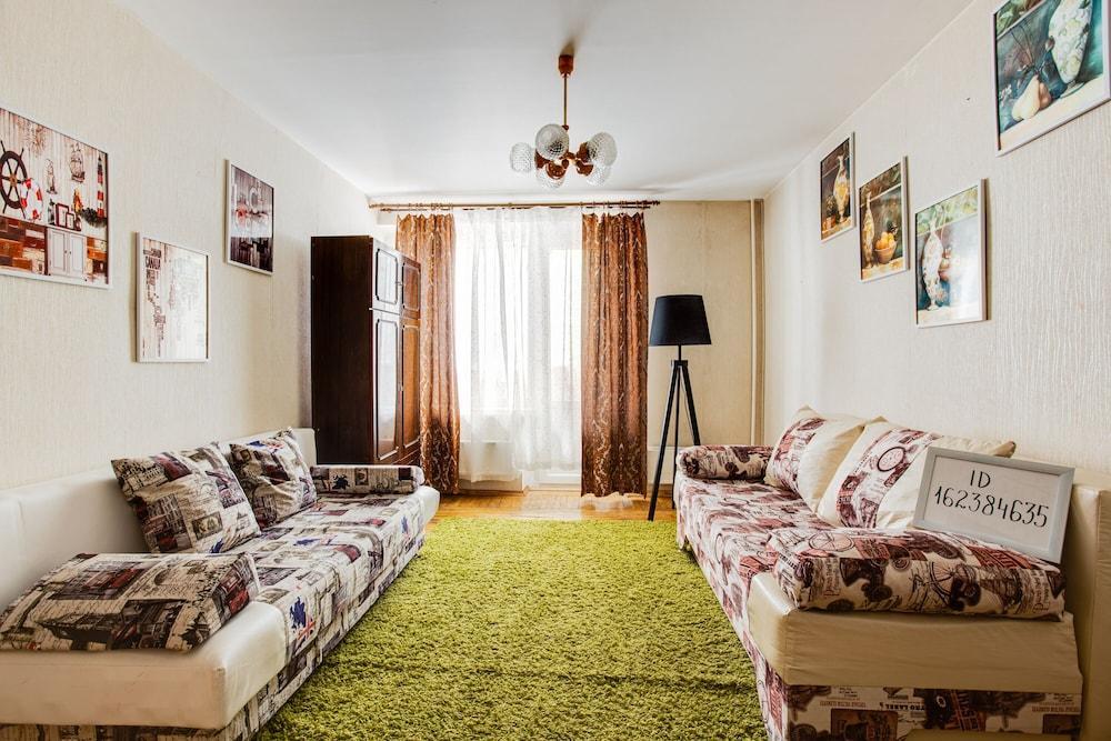 Apartment on Nizhegorodskaya 70 bld 2 - Tap to explore photos