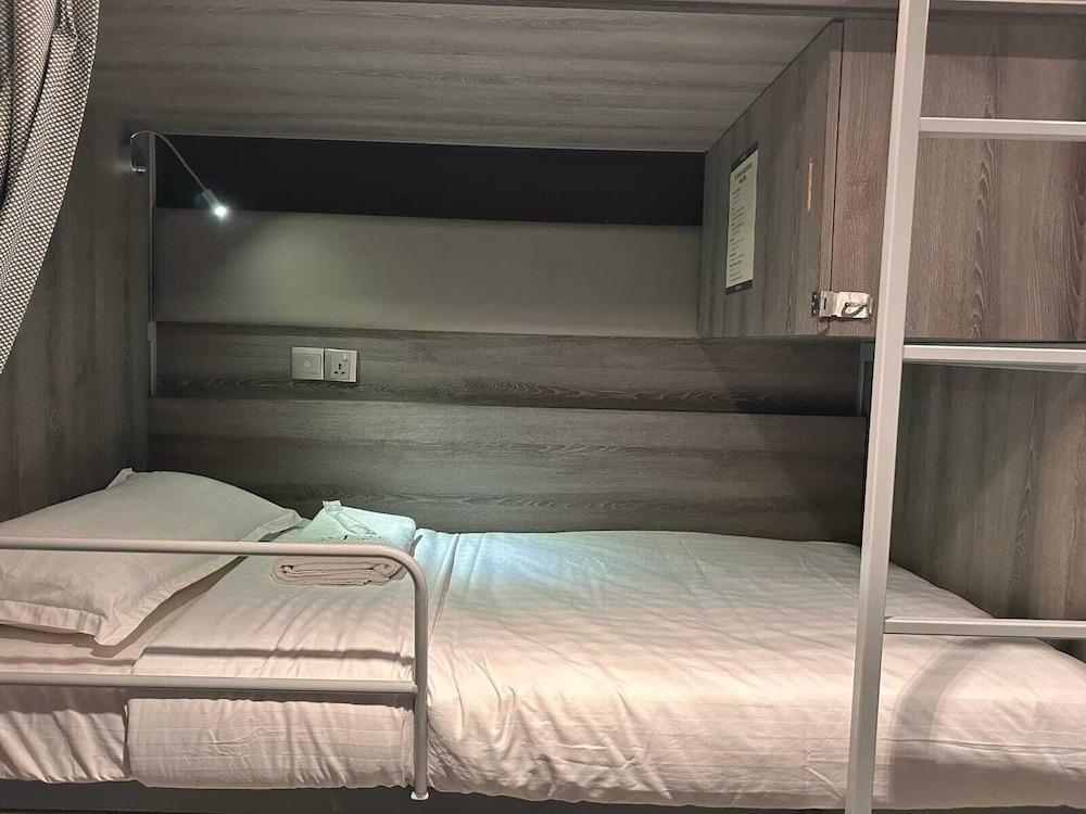 Futura Boutique Hostel Room Type - Upper Decker Female Room (Common)