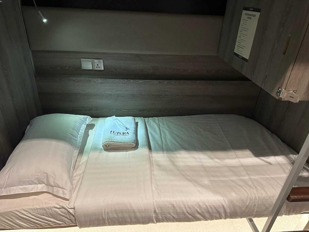 Futura Boutique Hostel Room Type - Lower Decker Mixed Room (Common)