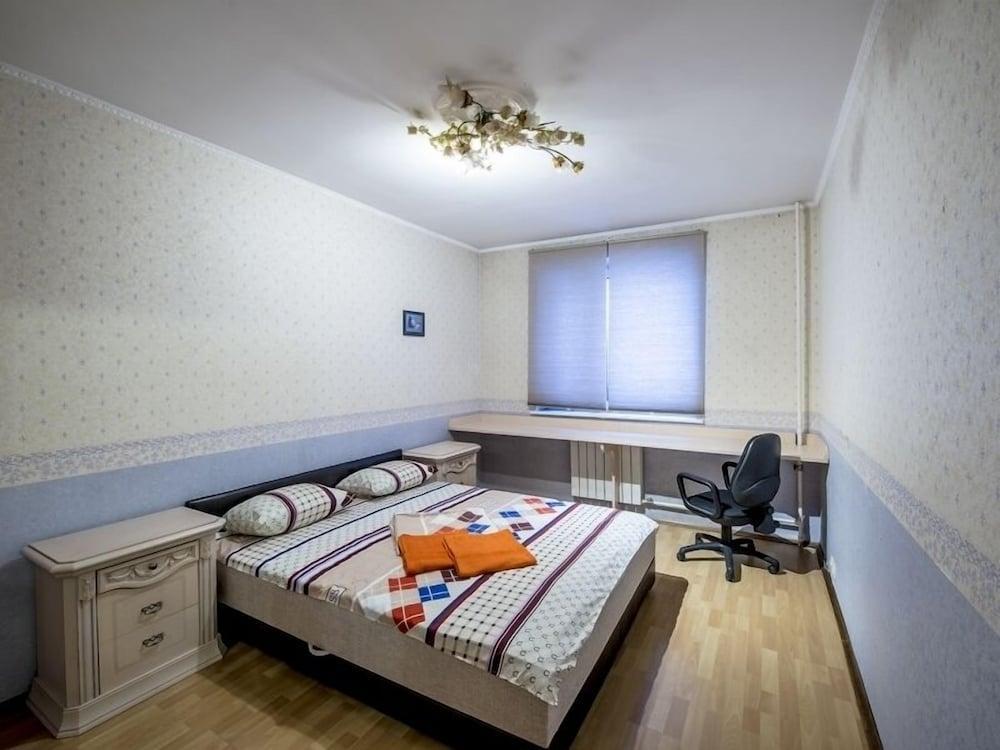 Apartment - Miklukho-Maklaya 30 - Tap to explore photos