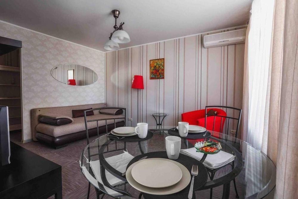 Apartment on B Kondratievskii 12 bld 1 - Tap to explore photos