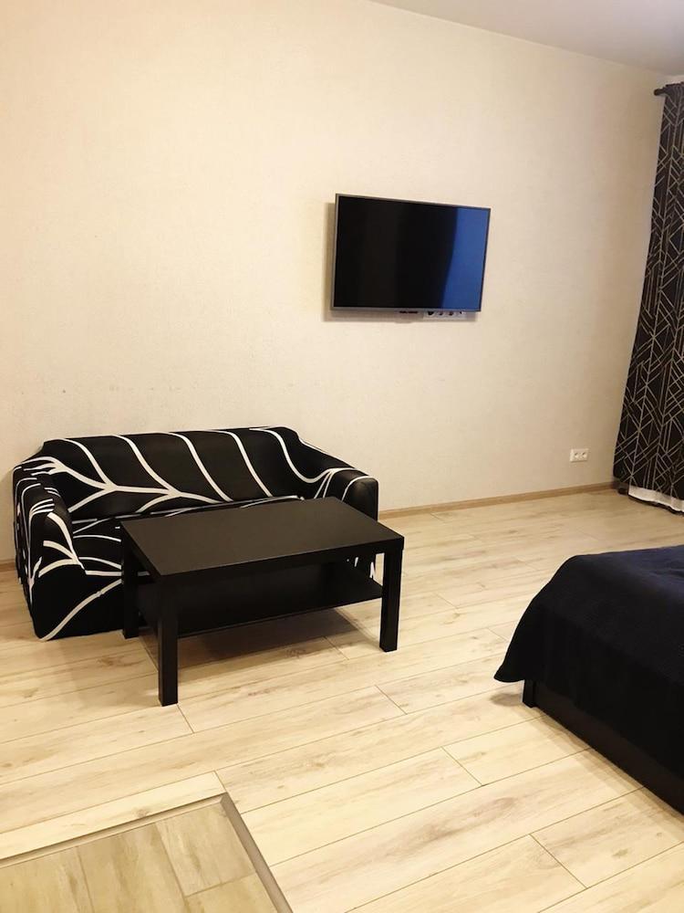 Apartment Hanaka Jubileinyi 67 - Tap to explore photos