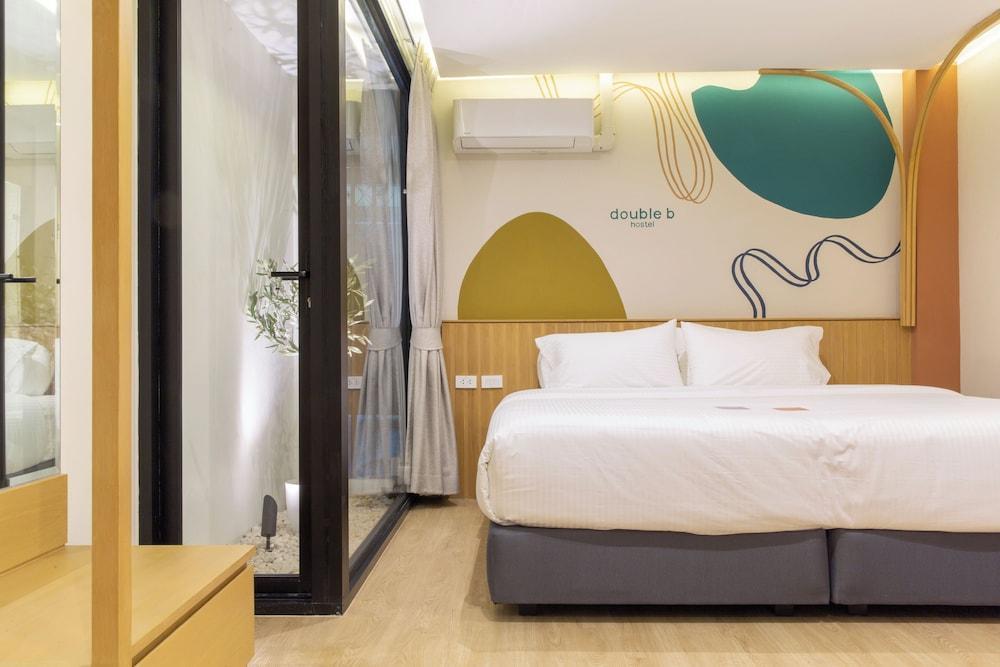 Double B Hostel Room Type - Basic Room, 1 King Bed, Non Smoking, Ensuite Double B Hostel Room Type - Basic Room, 1 King Bed, Non Smoking, Ensuite