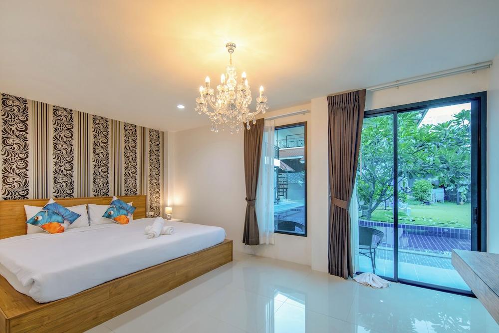 Chanakarn Resort Rawai Room Type - Deluxe Double or Twin Room, 1 Queen Bed, Microwave, Poolside Chanakarn Resort Rawai Room Type - Deluxe Double or Twin Room, 1 Queen Bed, Microwave, Poolside