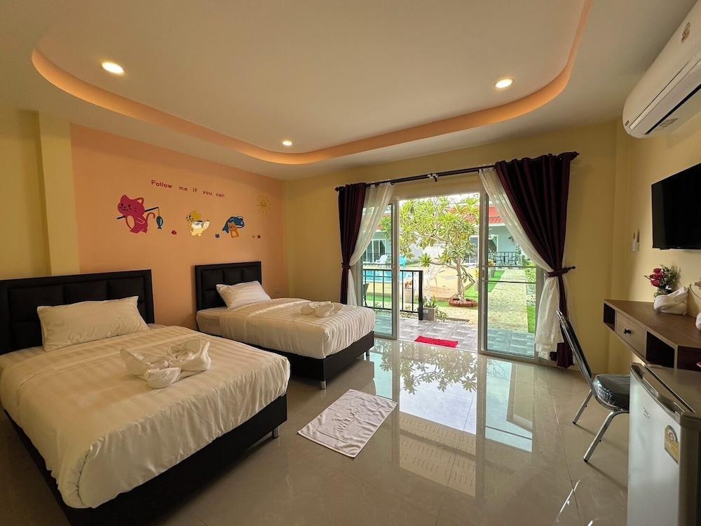 Patcharee Resort Room Type - Basic Twin Room, 1 Bedroom