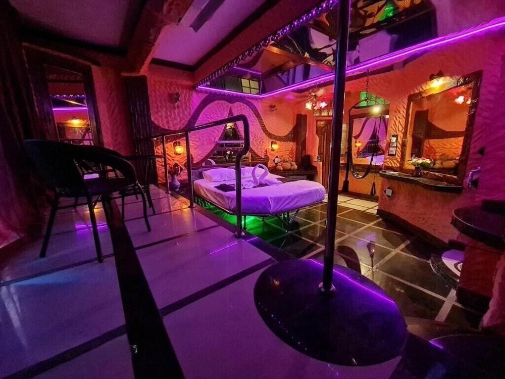 Penthouse Pattaya - Tap to explore photos