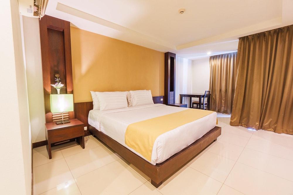 Tycoon Suite Pattaya - Tap to explore photos