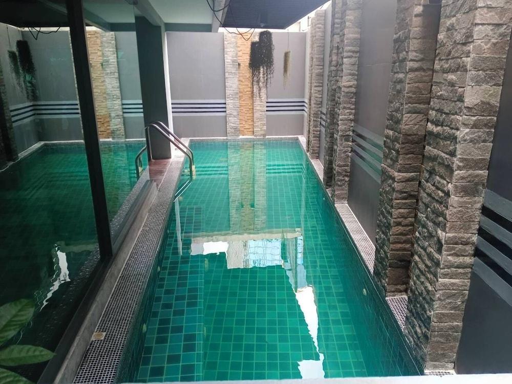 J RESIDENCE THONGLOR 8 - Tap to explore photos
