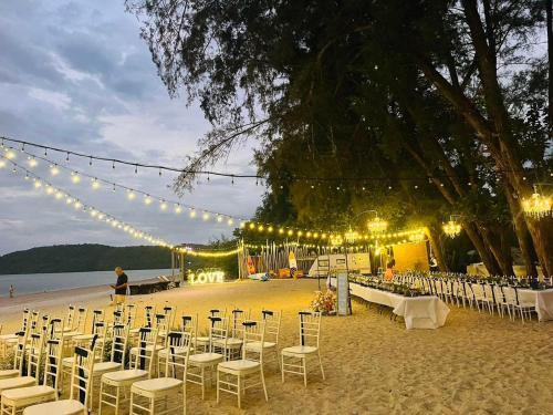 Long Beach Club Krabi - Tap to explore photos