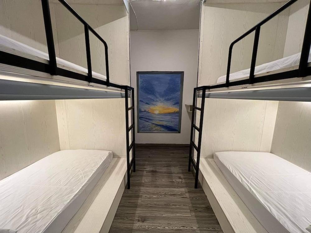 comfy crib hostel Room Type - Comfort Shared Dormitory