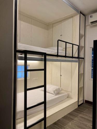 comfy crib hostel Room Type - Single Bed in 6-Bed Dormitory Room