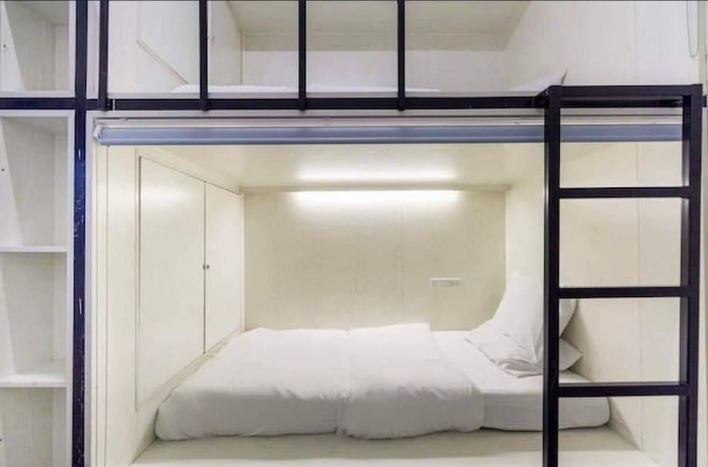 comfy crib hostel Room Type - Economy Single Room
