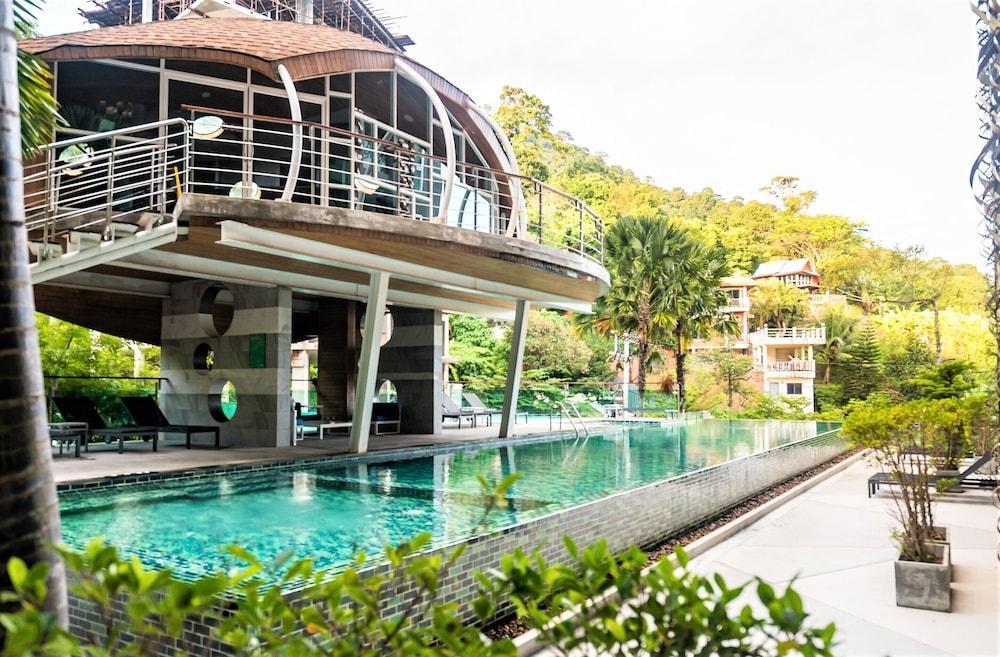Apartment at Emerald Terrace by Lofty