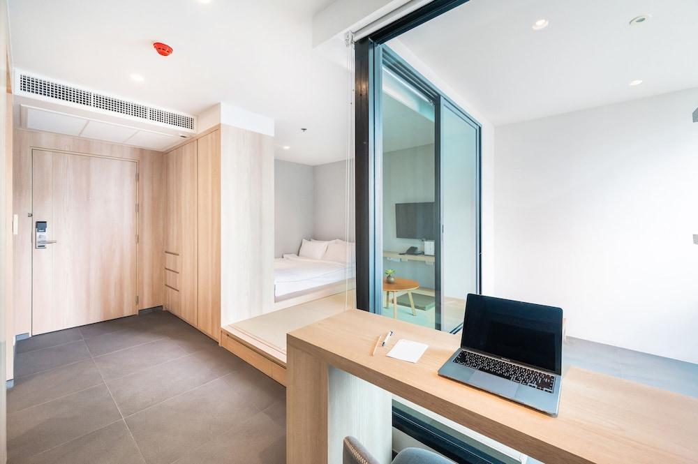 LiveZen Bangkok Room Type - Basic Studio Suite