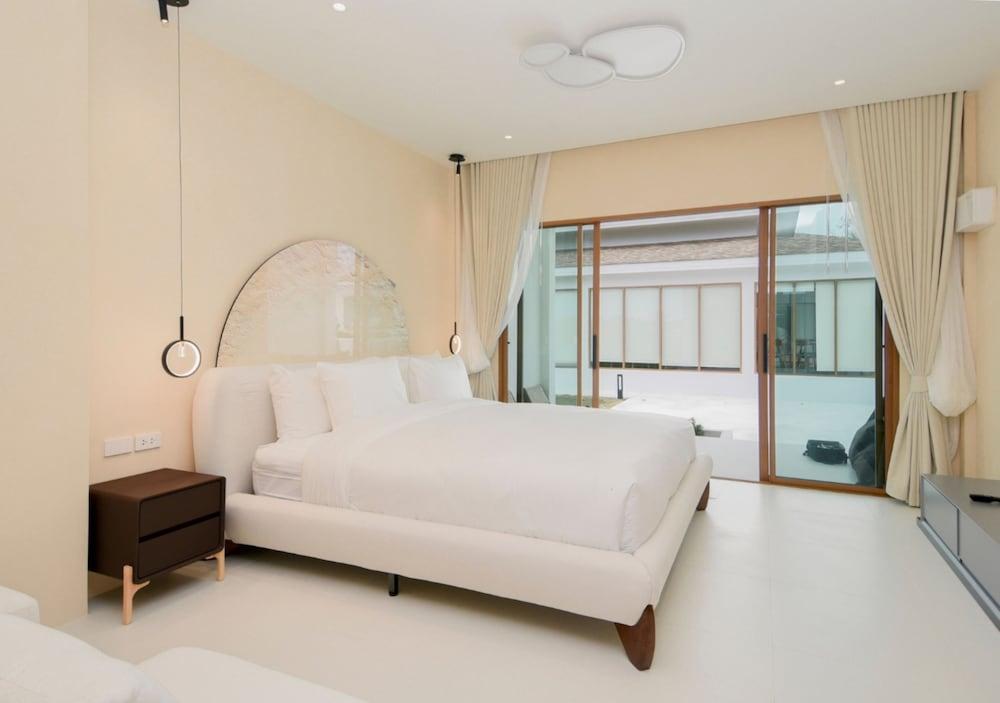 Emmarin Villa Pattaya - Tap to explore photos
