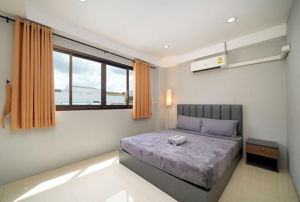 OH Hostels - Bangkok Room Type - Deluxe Family Room with Living Room OH Hostels - Bangkok Room Type - Deluxe Family Room with Living Room