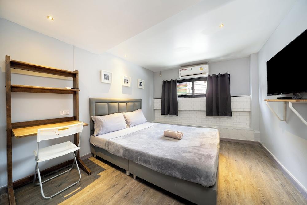 OH Hostels - Bangkok Room Type - Double Room with Shared Bathroom B2